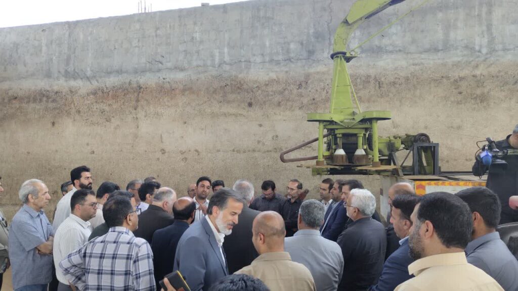 بازدید از دستگاه برداشت سرشاخه نیشکر سبز  مورخ 10 تیر ماه 1405